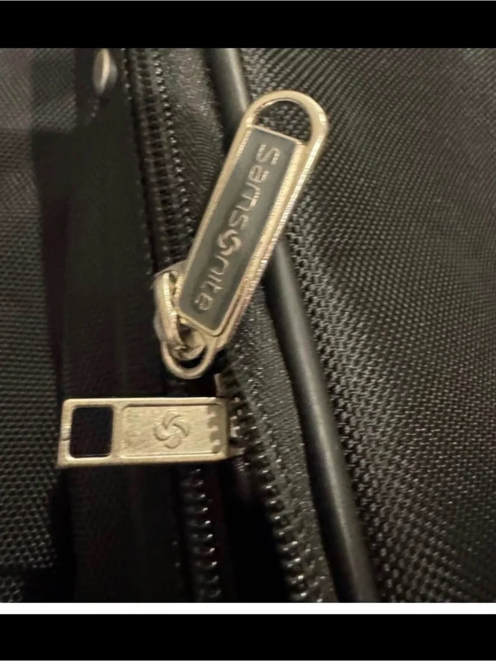 Samsonite Bifold Garment Bag 24x22x4 NWOT Black